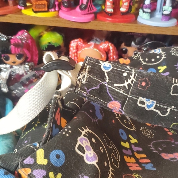 HELLO KITTY BACKPACK - Picture 9 of 11